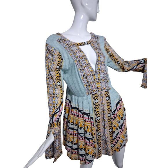 Free People Tegan Border Print Womens size 10 Bell Sleeve Mini Boho Fairy Dress - Picture 6 of 11